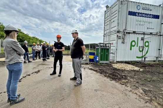 Oktatás az elektrolizáló működtetése céljából